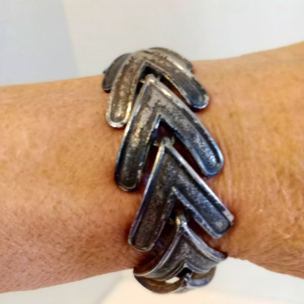 Bartel Vintage Bracelet with‎ clasp.